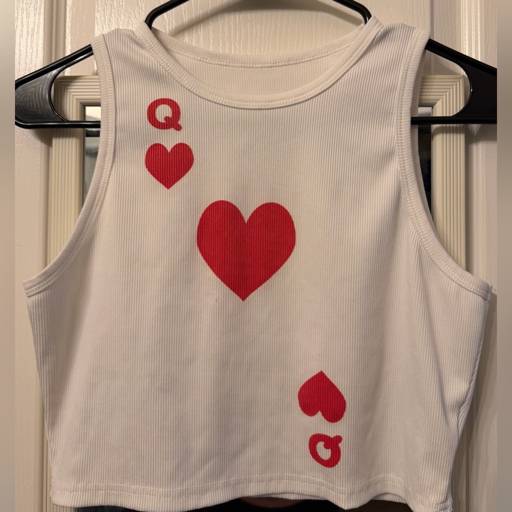 SHEIN Queen Of Hearts White Crop Tank - Picture 3 of 4